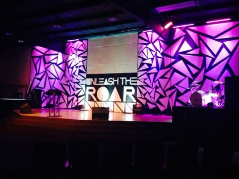 Stage design idea: foam board triangles arranged randomly Church Stage Decor, Church Stage Design Ideas, Stage Ideas, Stage Design Ideas, Stage Background, Stage Set Design, Church Stage Design, Youth Room, Event Stage