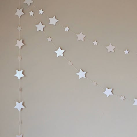 Diy Bunting, Paper Bunting, Easy Room Decor, Snowflake Garland, Easy Diy Room Decor, Wedding Garland, Cute Diy Room Decor, Star Garland, Holiday Garlands