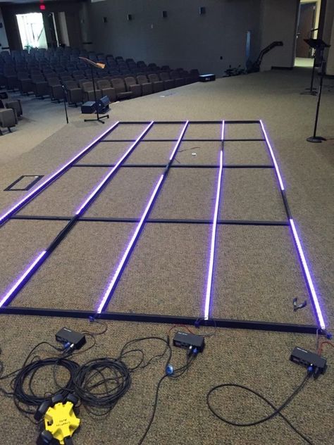 Lighting Stage Design, Car Showroom Design, Stage Lighting Design, Gym Lighting, Church Stage Design Ideas, Concert Stage Design, Stage Design Ideas, Church Interior Design, Stage Set Design