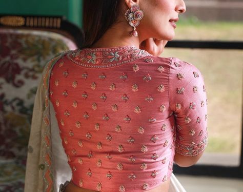 Crop Top Saree Blouse, Crop Top Saree, Sabyasachi Lehengas, Red Saree Blouse, Bridesmaid Lehengas, Pink Blouse Designs, Blouse Crop Top, Hand Embroidery Work, Cotton Lehenga