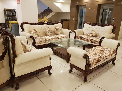 Wooden Living Room Furniture, Fabric Sofa Design, Trendy Sofas, Carved Sofa, Luxury Sofa Living Room, Sofa Design Wood, Latest Sofa Designs, Luxury Furniture Sofa, Luxury Sofa Design