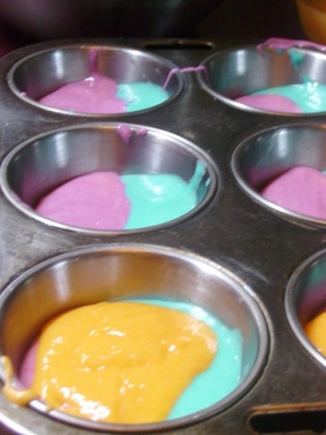 How To Make Tie-Dye Cupcakes | The Frugal Farm Wife Tie Dye Food, Tie Dye Cupcakes, Frugal Wedding, Tie Dye Party, Cupcake Pans, Farm Wife, Family Meal Planning, No Churn Ice Cream, Cupcake Pan