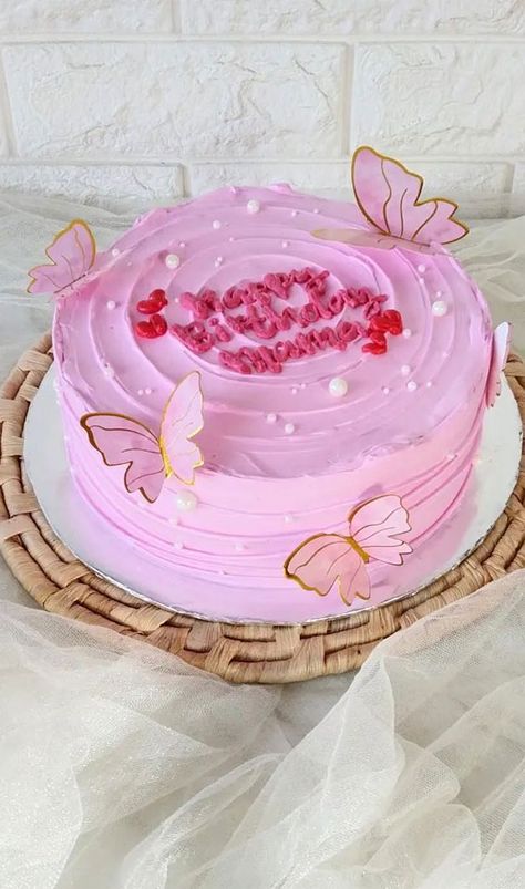 New Cake Trends 2023, Cake Pictures Birthday, Cake Trends 2023, Birthday Cake 2023, Minimalist Cake Birthday, Birthday Cake Minimalist, Pink Butterfly Cake, Baking Winter, Cake Minimalist