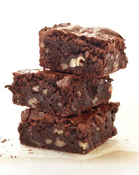 Gluten-Free Fudgy Pecan Brownies Caramel Pretzel Brownies, Chocolate Covered Potato Chips, Pecan Brownies, Salted Caramel Pretzels, Resep Brownies, Cookie Brownie Recipe, Happy February, Dessert Simple, Gluten Free Desserts Recipes