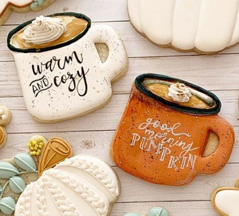 Fall Mug Cookies Decorated, Coffee Mug Cookie, Fall Coffee Mug Cookies Decorated, Fall Coffee Cup Cookies Decorated, Fall Cookie Ideas Royal Icing, Coffee Mug Cookies Decorated, Mug Cookies Decorated, Fall Cookies Decorated, Halloween Royal Icing