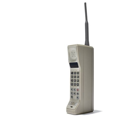 The first mobile phone was Motorola DynaTAC 800x costing $4000 launched in 1983 Motorola Phone, Phone Gadgets, Phone Booth, Phone Photography, Phone Charger, Phone Stand, Phone Covers, Walkie Talkie, Phone Accessories