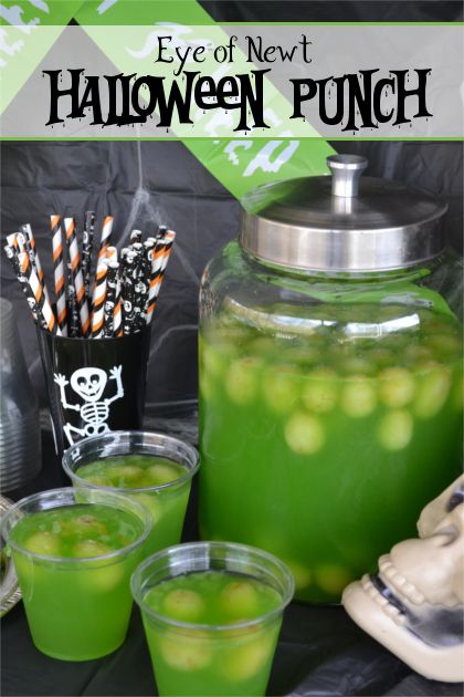 Halloween Punch With Eyeballs, Alcholic Halloween Punch, Spooky Halloween Punch Alcohol, Halloween Punch Ideas With Alcohol, Halloween Juice Ideas, Halloween Drinks For Kids Party, Hocus Pocus Punch Non Alcoholic, Halloween Party Drinks Alcohol Big Batch, Kids Halloween Punch Ideas