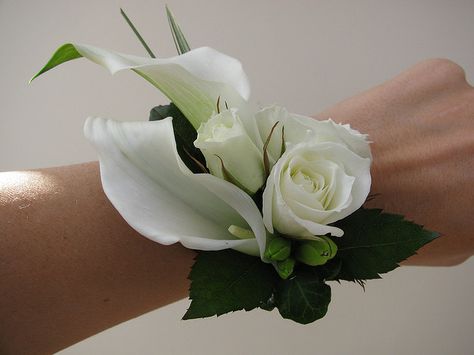 Rose & Calla Wrist Corsage | Flickr - Photo Sharing!  - pretty but with the purple-inside calla lilies and a purple rose Emma Norton, Bride Corsage, White Calla Lily Bouquet, Calla Lily Boutonniere, Wrist Corsage Wedding, Wrist Corsage Prom, Prom Corsage And Boutonniere, Calla Lily Wedding, Prom Corsage