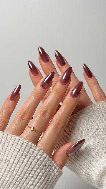 Alexandra Teleki on Instagram: "thermo chrome nails 🧺🧸🍂🥞🌧️

☀️UV Protective Cream
🥥Coconut Cream
🧴La Crème
🧈Radiant Multi Repair Oil

#thermochromenails #chromenails #asmr #brownnails #autumnnails #nails #nailtutorial #nudenails #nailfashion #nailinspo" Cream Chrome Nails, White Chrome Nails, Pink Chrome Nails, Milky Nails, Chrome Nails Designs, Pink Chrome, Casual Nails, Pearl Nails, Gradient Nails