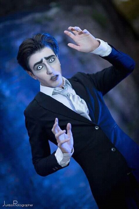 Corpse Bride Cosplay, Tim Burton Costumes, Victor Van Dort, Victor Corpse Bride, Corpse Bride Makeup, Drag Inspiration, Corpse Bride Costume, Awesome Costumes, Tim Burton Corpse Bride