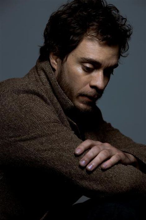 Amos Lee  ... and so very talented <3 <3 <3 Music Jam, Black Royalty, Burning Love, Sing To Me, Ear Candy, Songs To Sing, Man Alive, Free Music, Music Lyrics