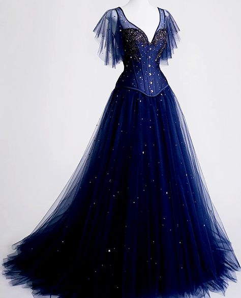 Seanan's Tumblr | fashion-runways: LINDA FRIESEN ‘Midnight Magic’... Magic Dress, Fantasy Dresses, Princess Dresses, Cute Prom Dresses, Fantasy Gowns, Pretty Prom Dresses, Fairytale Dress, Fantasy Dress, Gorgeous Gowns