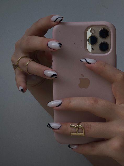 Lines Nails Design, Lines Nails, French Nail Polish, Pretty Iphone Cases, Almond Acrylic Nails, Bling Acrylic Nails, Instagram Nails, Uñas Acrilicas, Minimalist Nails