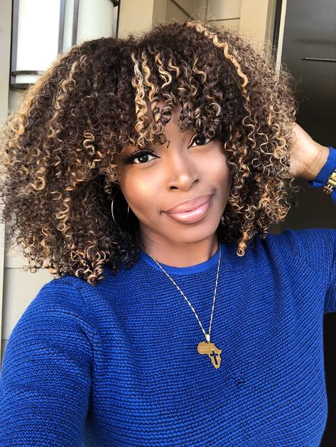 Natural Hair With Highlights, Natural Hair Highlights, Big Afro, Highlights Curly Hair, Hair With Highlights, Natural Hair Wigs, Edges Hair, Colored Curly Hair, Pelo Afro