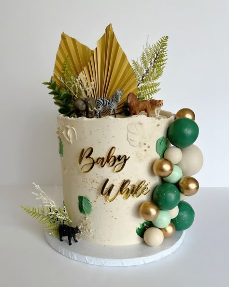 Jungle Baby Cake, Wild One Baby Shower Cake, Safari Baby Shower Cake Boy, Safari Gender Reveal Cake, Jungle Baby Shower Cupcakes, Safari Cake Ideas, Baby Shower Safari Cake, Safari Themed Baby Shower Cake, Safari Baby Shower Cupcakes