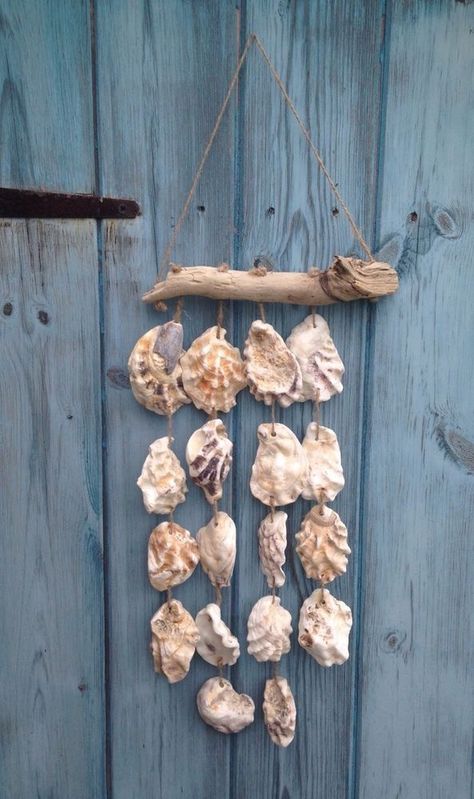 Beachy Tapestry, Beach Art Crafts, Oyster Shells Diy, Shell Centerpieces, Beach Crafts Diy, Seashell Wind Chimes, Diy Beach Decor, Shell Wind Chimes, Shell Ideas