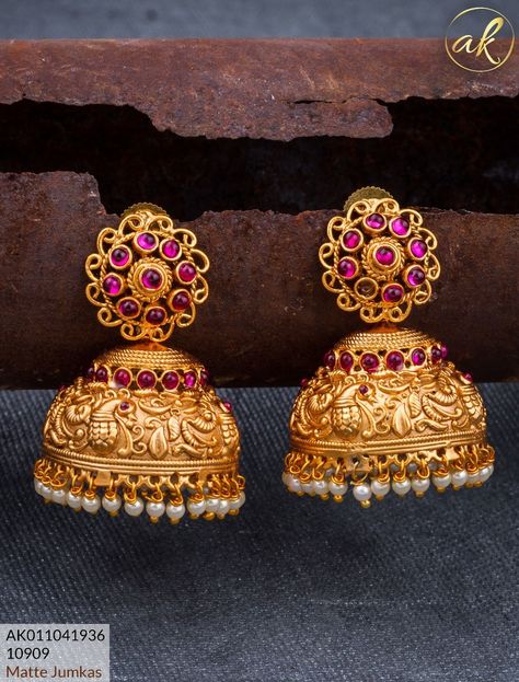 Jumkas Gold, Jhumka Designs Gold, Jhumka Design, Matte Jewelry, Gold Earrings For Kids, Jhumka Designs, Indian Wedding Jewelry Sets, Indian Jewelry Earrings, Gold Earrings Models