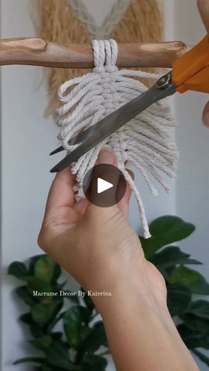 Macrame Feather Tutorial Step By Step, How To Make Macrame Feathers, Macrame Feather Diy, Macrame Feather Tutorial, Feather Tutorial, Macrame Feathers, Macrame Tutorials, Feather Diy, Macrame Patterns Tutorials