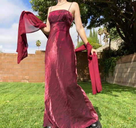 Shawl Prom Dress, 80s Dresses Prom, Red Y2k Prom Dress, Rockstar Prom Dresses, 90s Red Prom Dress, Hollywood Dresses Homecoming, 00s Prom Dress, Y2k Dresses Formal, Kat Stratford Prom Dress