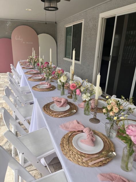 Idee Babyshower, Bridal Shower Inspo, Tafel Decor, Brunch Table, Birthday Dinner Party, Pink Birthday Party, Garden Party Birthday, Garden Birthday, Birthday Brunch