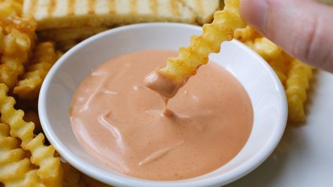 What Is Utah Fry Sauce? - Chowhound Salsa Gravy, Utah Food, Comeback Sauce, Frozen French Fries, Yum Yum Sauce, Fry Sauce, Special Sauce, French Fry, Fast Food Chains