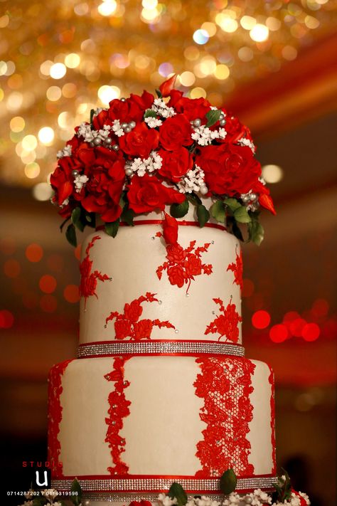 Homecoming cake designes and created by Yamuna Silva of Yamicakes, Sri Lanka Homecoming Cake Designs, Wedding Cake Structures, Huge Wedding Cakes, Contemporary Wedding Cakes, Cake Structure, Wedding Cake Images, Red And White Weddings, Buttercream Wedding Cake, Gorgeous Wedding Cake