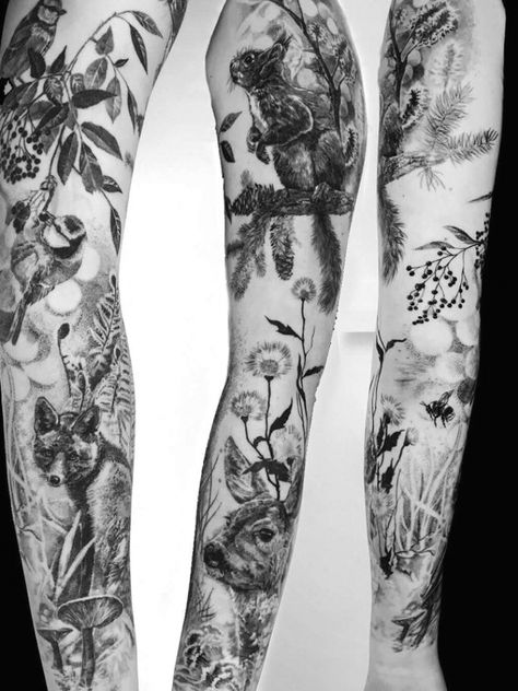 Fineline Tattoos - Feine und naturgetreue Natur- und Tiermotive #flowertattoos #tattoo #tattooideas Mountain Sleeve Tattoo, Hirsch Tattoo Frau, Vintage Tattoo Sleeve, Natur Tattoo Arm, Wildlife Tattoo, Animal Sleeve Tattoo, Nature Tattoo Sleeve, Tattoo Zeichnungen, Upper Arm Tattoos