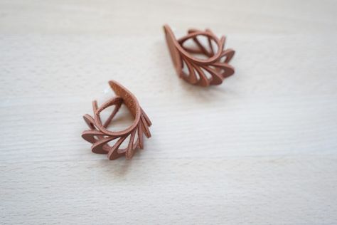 DIY Sculptured 3D Leather Earrings Leather Earrings Cricut, Leather Bracelet Diy, Leather Sculpture, Leathercraft Ideas, Sculptural Earrings, Jewelry Fabrication, Leather Accessories Diy, Leather Glue, Handmade Leather Jewelry