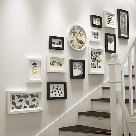 Foto Scale, Stairway Gallery, Stairway Gallery Wall, Wall Hanging Photo Frames, Gallery Frame Set, Gallery Wall Staircase, Minimalist Picture Frames, Staircase Wall Decor, Gallery Wall Frame Set