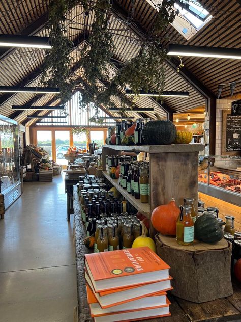 Farm Store Aesthetic, General Store Ideas Small Towns, Farm Shop Ideas, Farm Store Ideas, Indoor Farmers Market, Farmers Market Food, Farm To Table Restaurant, Organic Food Shop, Monte Alto