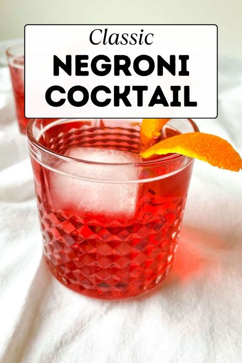 Discover the magic behind the Classic Negroni Cocktail – a timeless drink that has stood the test of time. In our comprehensive guide, we reveal the secret ingredients and the perfect method to create your own refreshing and sophisticated Negroni. Get ready to elevate your cocktail hour with this stunning Italian cocktail. Negroni Cocktail Recipe, Easy Cocktail Recipe, Negroni Recipe, Strong Cocktails, Negroni Cocktail, Italian Liqueur, Italian Drinks, Sweet Vermouth, Italian Cocktails