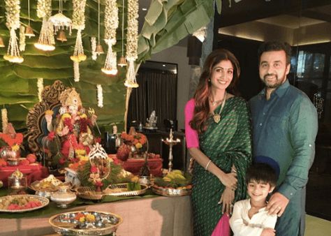 Ganesh Chaturthi Celebrations By Bollywood Celebs - http://whatshelikes.in/ganesh-chaturthi-celebrations-bollywood-celebs/17671/ Ganesh Pooja, Ganesh Chaturthi Decoration, Ganpati Decoration At Home, Ganpati Festival, Ganapati Decoration, Decoration For Ganpati, Ganpati Decoration Design, Shilpa Shetty, Ganpati Decoration