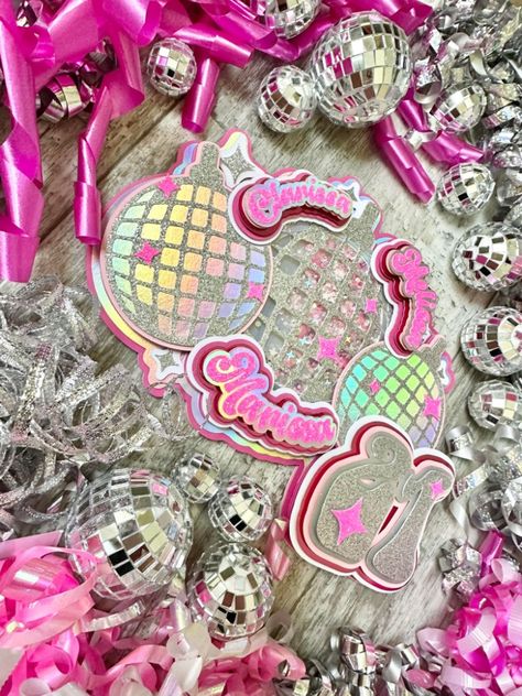 Complete your groovy girls birthday with this glitter shaker cake topper!! Disco Ball Preppy, Light Pink Cake, Hot Pink Cake, Luck Ra, Hot Pink Cakes, Retro Disco Ball, Pink Cake Toppers, Shaker Cake Topper, Locker Tags