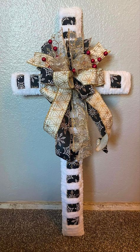 Dollar Store Cross Wreath Diy, Christmas Wreath Cross, Cross Wreaths, Cross Wreaths For Front Door, Dollar Tree Cross Wreath Ideas, Cross Wreath Diy, Diy Deco Mesh Wreath, Valentine Wreath Diy, Dollar Store Christmas Crafts