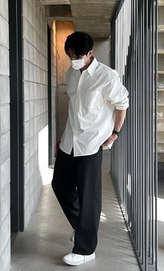 Outfit Ideas Asian Style Men, Korean Black And White Outfit Men, Outfit For Slim Guys, Black Pants And White Shirt Outfit Men, Korean Men Style Outfits Summer, Asian Men Style Outfits, Korean Outfit Ideas Men, White Dress Shirt Outfit Men, White Shirt Black Pants Outfit Men