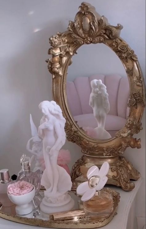 Princesscore Room Decor, Royalcore Aesthetic Room, Pink Antique Aesthetic, Modern Princess Aesthetic Bedroom, Royalcore Bedroom, Pink Bedroom Aesthetic Vintage, Aphrodite Room, Aphrodite Altar Ideas, Princesscore Room