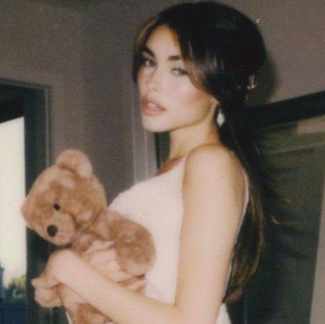 Madison Beer Coquette, Madison Beer, Beer, White