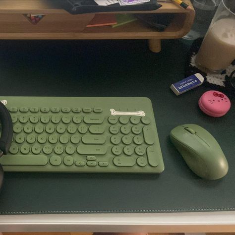 Been reallly into the green aesthetic for my desk set up. Love this keyboard and mouse set. Keyboard And Mouse Aesthetic, Green Computing, Wireless Keyboard And Mouse, Mouse And Keyboard, Wireless Keyboard, Keyboard And Mouse, Desk Set, Desktop Pc, Pc Computer