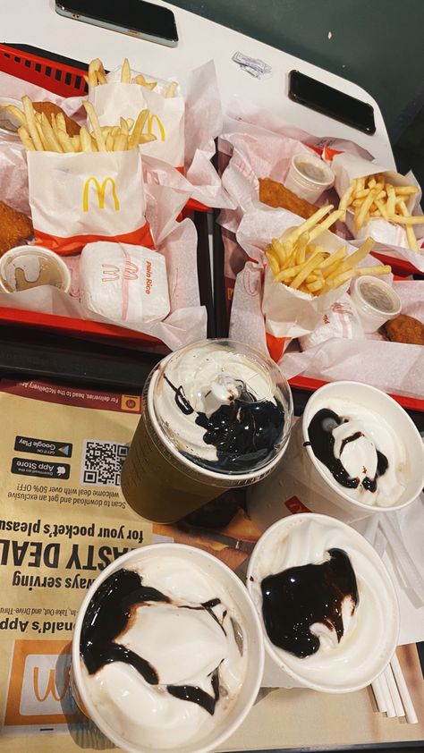 #mcdo #fastfoods #friends #foodbuddie #cravings Mcdo With Friends, Mcdo Aesthetic, Mcdo Food, Yummy Ice Cream, Grocery Foods, Color Wallpaper, Delicious Snacks, Coffee Photos, Delicious Snacks Recipes