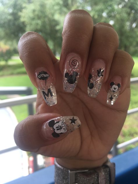 Silver Disney Nails, Disney Vacation Nails, Disney Nails Mickey, Disney Themed Nails Acrylic, Minnie Nails, Moms Nails, Disney Themed Nails, Disney Nail Designs, Mickey Mouse Nails