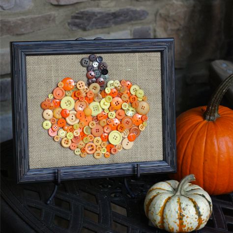 Easy button pumpkin craft ideas - Savvy Sassy Moms Button Pumpkin, Pumpkin Craft Ideas, Easiest Burlap, Button Creations, Pumpkin Craft, Button Bouquet, Green Craft, Unique Coasters, Picture Frame Decor