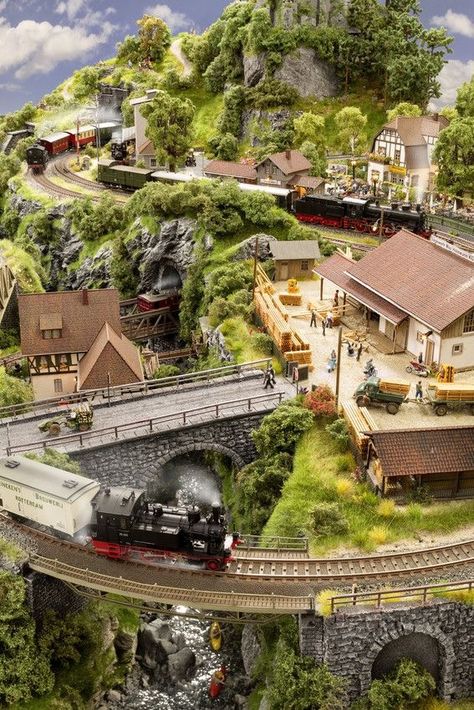 Toy Train Layouts, Ho Train Layouts, N Scale Model Trains, Garden Railroad, Model Railway Track Plans, Hobby Trains, Train Table, Toy Trains Set, Train Miniature