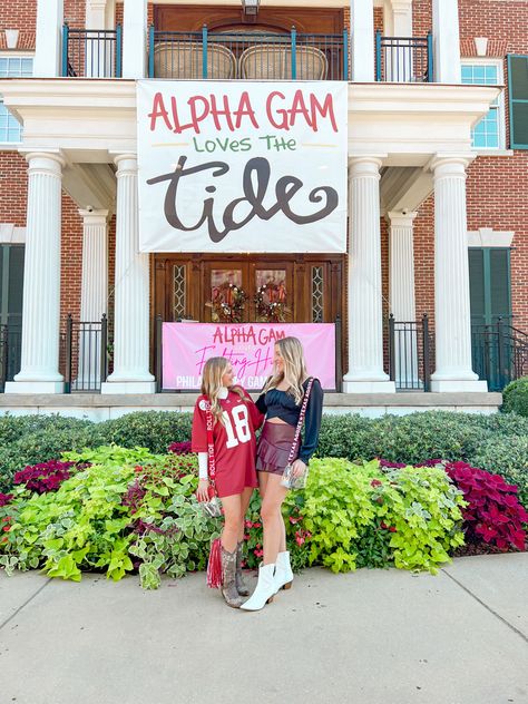 Bama Gameday Outfit, Alabama Gameday Outfit, Bama Gameday, Preppy Sorority, Sorority Room, Alabama College, Texas Aggies, Sorority Rush, College Sorority