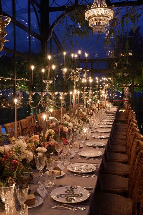 Glam Wedding Reception, Wicked Party, Luxury Event Decor, Candle Lit Wedding, Debut Ideas, Wedding In Italy, Unique Wedding Ideas, Dresses Unique, Vintage Wedding Theme