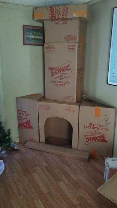 Diy Christmas Fireplace, Cardboard Fireplace, Disney Christmas Decorations, Grinch Christmas Decorations, Homemade Christmas Decorations, Stovetop Potpourri, Christmas Fireplace, Elf On The Shelf Ideas, Office Christmas