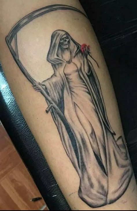 Feminine Grim Reaper Tattoo, Gothic Feminine Tattoos, Santisima Muerte Tattoo, Santa Muerte Tattoo For Women, Female Grim Reaper Tattoo, Santa Muerte Drawing Tattoo, Santa Muerte Tattoo Stencil, Santa Muerte Drawing, Scary Tattoo Ideas