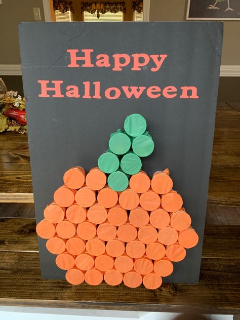 Poke the tissue paper and take out a candy treat. I did this for a class party. Pumpkin Punch Cup Game, Convo Ideas, Punch Out Game, Silly Crafts, Pumpkin Punch, Halloween Block Party, Orange Tissue Paper, Halloween Punch, Orange Cups