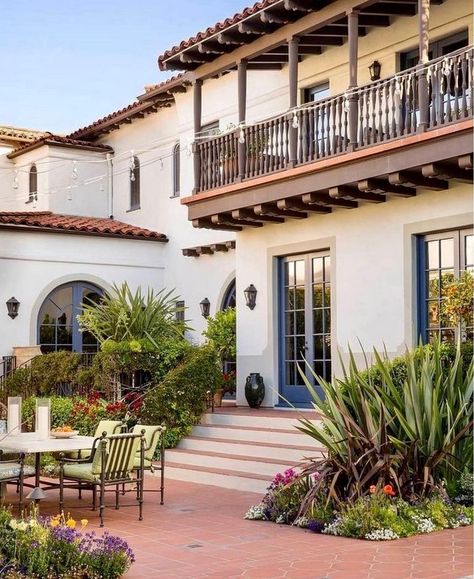 Balcony Architecture, Spanish Interior Design, Spanish Exterior, Second Floor Balcony, Spanish Interior, Spanish Mission, Ranch Ideas, California Architecture, Mexican Hacienda