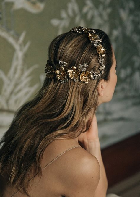 Rose Hair Accessories, Rose Gold Hair Accessories, Hair Accessories Gold, Bridal Hair Down, Crystal Hair Vine, Gold Hair Accessories, Jennifer Behr, Wedding Makeup Looks, Accessories Gold