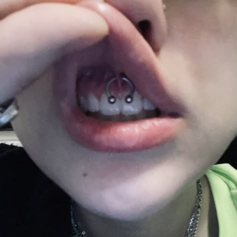 Smilie Piercing Aesthetic, Smiley Piercing Men, Persings Face, Lobotomy Piercing, Rare Piercings, Body Mods Piercing, Dainty Face Piercings, Smiley Piercing Aesthetic, Unique Piercings Body